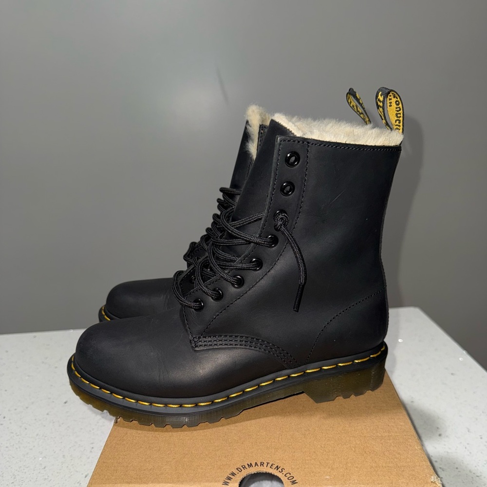 Dr. Martens Black Boots with Fur Lining🖤